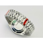Sunday date display series men's watch, ice blue dial, silver bezel, 40mm, silver President-style bracelet.