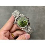Sunday date display series men's watch, olive green dial, silver bezel, 40mm, silver President-style bracelet.