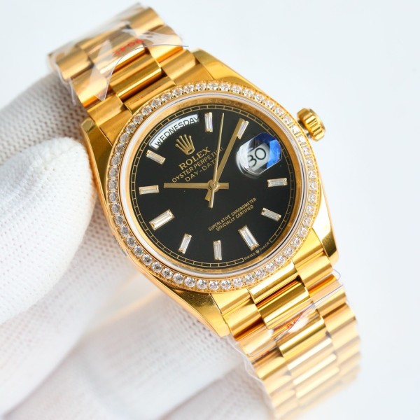 Sunday calendar series men's watch, bright black dial, gold bezel, 40mm, gold President-style bracelet.
