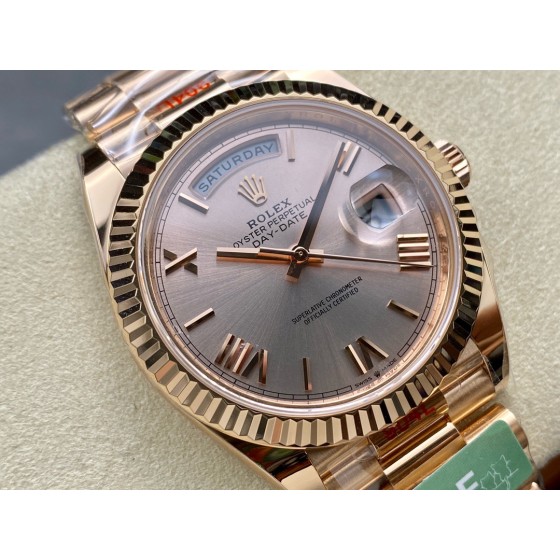 Sunday date display series men's watch, champagne dial, rose gold bezel, 40mm, rose gold President-style bracelet.