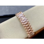 Sunday date display series men's watch, champagne dial, rose gold bezel, 40mm, rose gold President-style bracelet.