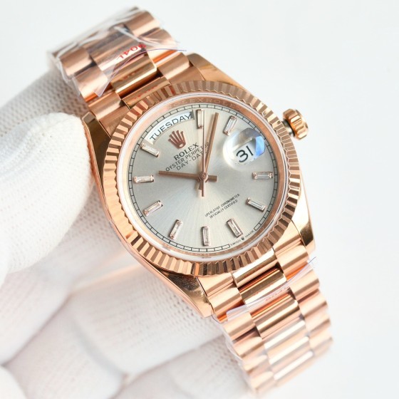 Sunday calendar series men's watch, silver-gray dial, rose gold bezel, 40mm, rose gold President-style bracelet.