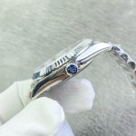 Sunday calendar series men's watch, blue dial, silver bezel, 40mm, silver President-style bracelet.