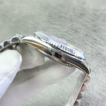Sunday calendar series men's watch, blue dial, silver bezel, 40mm, silver President-style bracelet.