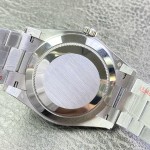 Sunday calendar series men's watch, blue dial, silver bezel, 40mm, silver President-style bracelet.