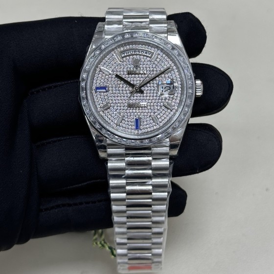 Sunday calendar series men's watch with full diamond dial and diamond-set bezel, 41mm, silver President-style bracelet.