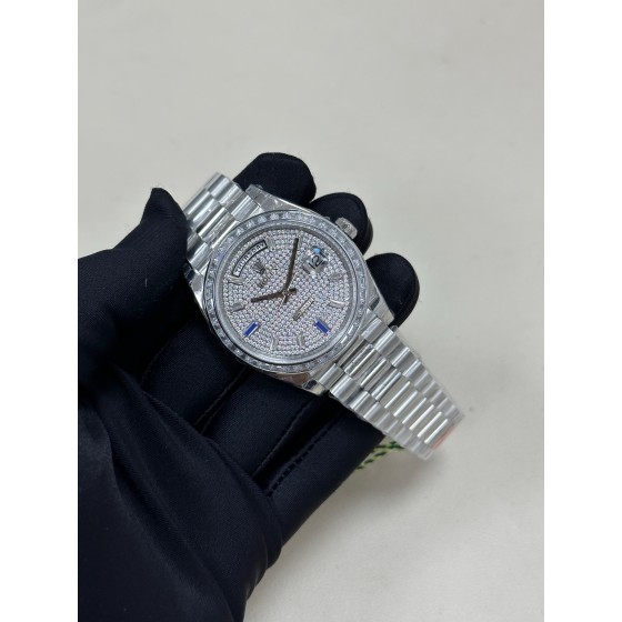 Sunday calendar series men's watch with full diamond dial and diamond-set bezel, 41mm, silver President-style bracelet.