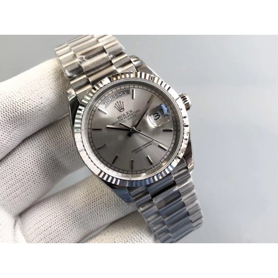 Sunday Calendar series men's and women's watches, silver dial, silver bezel, 36mm and 40mm sizes, silver President-style bracelet.