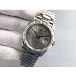 Sunday Calendar series men's and women's watches, silver dial, silver bezel, 36mm and 40mm sizes, silver President-style bracelet.