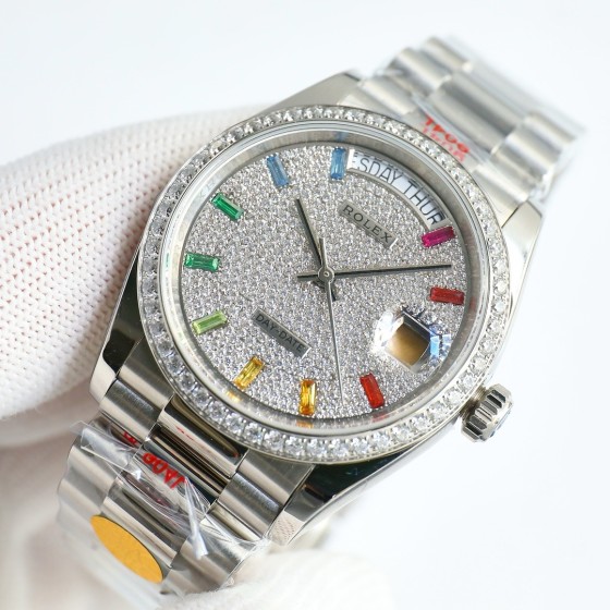 Sunday calendar series women's watch, full diamond dial, diamond-set bezel, 36mm, silver President-style bracelet.