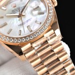 Sunday calendar series men's watch, mother-of-pearl dial, diamond-set bezel, 40mm, rose gold President-style bracelet.