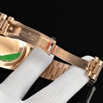 Sunday calendar series men's watch, mother-of-pearl dial, diamond-set bezel, 40mm, rose gold President-style bracelet.