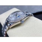 Sunday calendar series men's watch, silver dial, diamond-set bezel, 40mm, silver President-style bracelet.