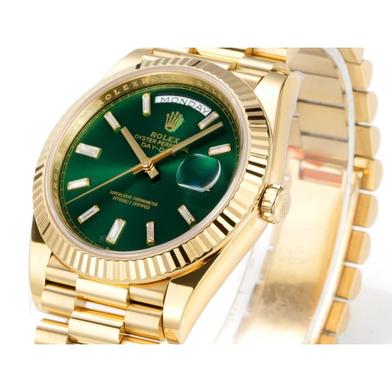 Sunday date display series men's watch, green dial, gold bezel, 40mm, gold President-style bracelet.