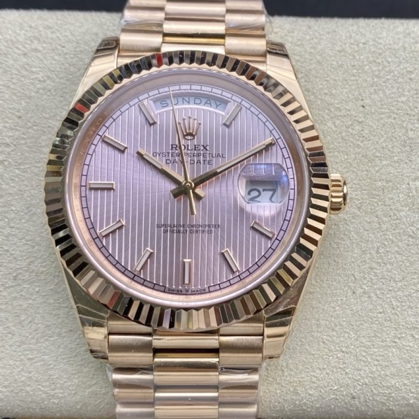 Sunday calendar series men's watch, pink dial, rose gold bezel, 40mm, rose gold President-style bracelet.