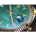 Sunday calendar series women's watch, green dial, gold bezel, 36mm, green leather strap.