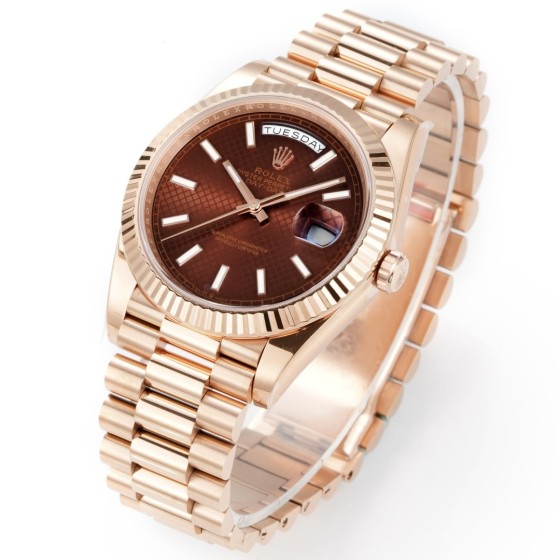 Sunday date display series men's watch, chocolate dial, rose gold bezel, 40mm, rose gold President-style bracelet.