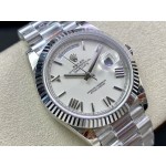 Sunday calendar series men's watch, white dial, silver bezel, 40mm, silver President-style bracelet.