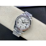 Sunday calendar series men's watch, white dial, silver bezel, 40mm, silver President-style bracelet.