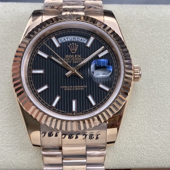 Sunday calendar series men's watch, black dial, rose gold bezel, 40mm, rose gold President-style bracelet.
