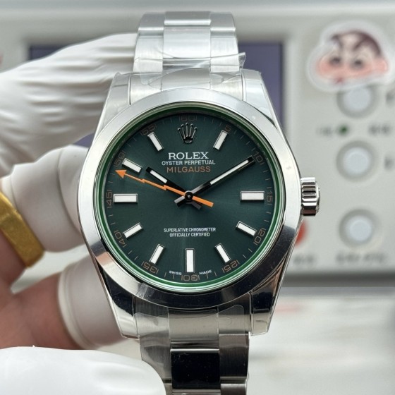 Magnetic-resistant series men's watch, green dial, silver bezel, 40mm, silver Oyster bracelet.