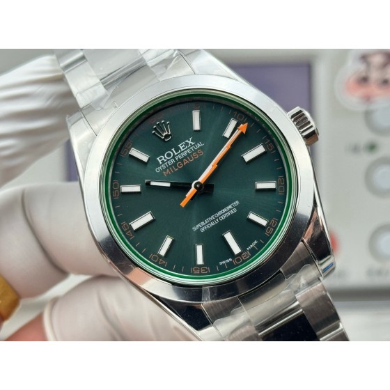 Magnetic-resistant series men's watch, green dial, silver bezel, 40mm, silver Oyster bracelet.