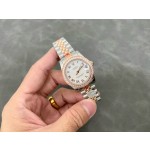 Datejust series women's watch, white dial, diamond-set bezel, 31mm, two-tone five-link bracelet.