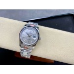 Sunday date display series women's watch, silver dial, silver bezel, 36mm, silver President-style bracelet.