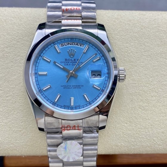Sunday date display series women's watch, blue dial, silver bezel, 36mm, silver President-style bracelet.