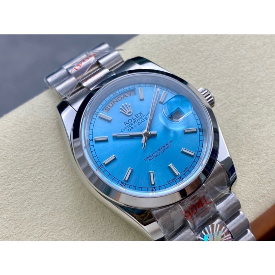 Sunday date display series women's watch, blue dial, silver bezel, 36mm, silver President-style bracelet.