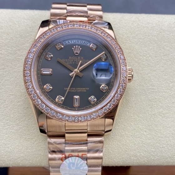 Sunday calendar series women's watch, black dial, diamond-set bezel, 36mm, rose gold President-style bracelet.