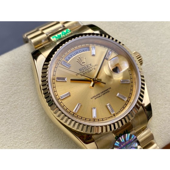 Sunday date display series women's watch, gold dial, gold bezel, 36mm, gold President-style bracelet.