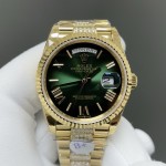 Sunday Calendar series women's watch, green dial, gold bezel, 36mm, with diamond-set gold President-style bracelet.