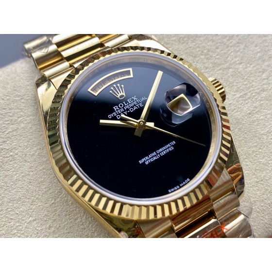 Sunday Calendar series men's and women's watches, black dial, gold bezel, 36mm and 40mm sizes, gold President-style bracelet.