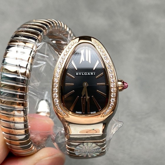 Bulgari Serpentl Collection: Black dial with diamonds, rose gold two-tone snake bezel