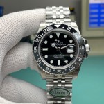 Greenwich series, black dial, black and gray bezel, 40 mm, silver five-link bracelet.
