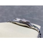 Datejust series, green dial, 31mm. Silver strap.