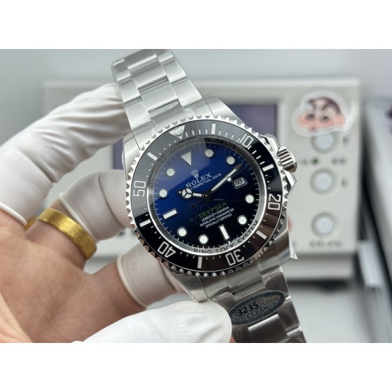 Rolex Sea-Dweller series, gradient blue dial, 43mm, silver Oyster bracelet.