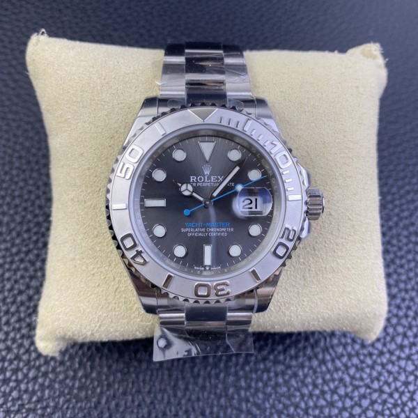 Yacht-Master series, black dial, silver bezel, 40mm, silver Oyster bracelet.