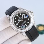 Yacht-Master series, black dial, diamond-set bezel, 40 mm, rubber strap.
