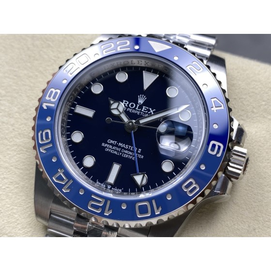 Greenwich series, blue dial, blue bezel, 40 mm, silver five-link bracelet.