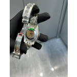 Greenwich series, black dial, black and green bezel, 40 mm, silver five-link bracelet.
