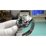 Greenwich series, black dial, black and gray bezel, 40 mm, silver five-link bracelet.