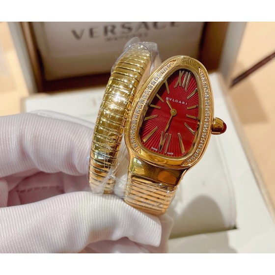 Bulgari Serpentl Collection: Red dial with diamonds and gold snake bezel