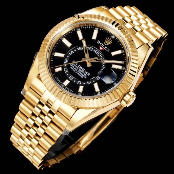 Navigator series men's watch, black dial, gold bezel, 42mm, gold five-link bracelet.