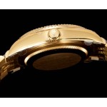 Navigator series men's watch, black dial, gold bezel, 42mm, gold five-link bracelet.
