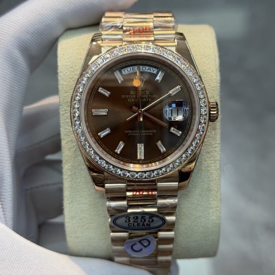 Sunday calendar series men's watch, brown dial, diamond-set bezel, 40mm, rose gold President-style bracelet.