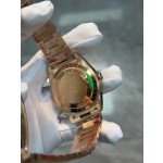 Sunday calendar series men's watch, brown dial, diamond-set bezel, 40mm, rose gold President-style bracelet.