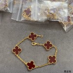 Four-leaf clover red chalcedony gold bracelet
