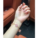 Four-leaf clover and mother-of-pearl five-flower bracelet